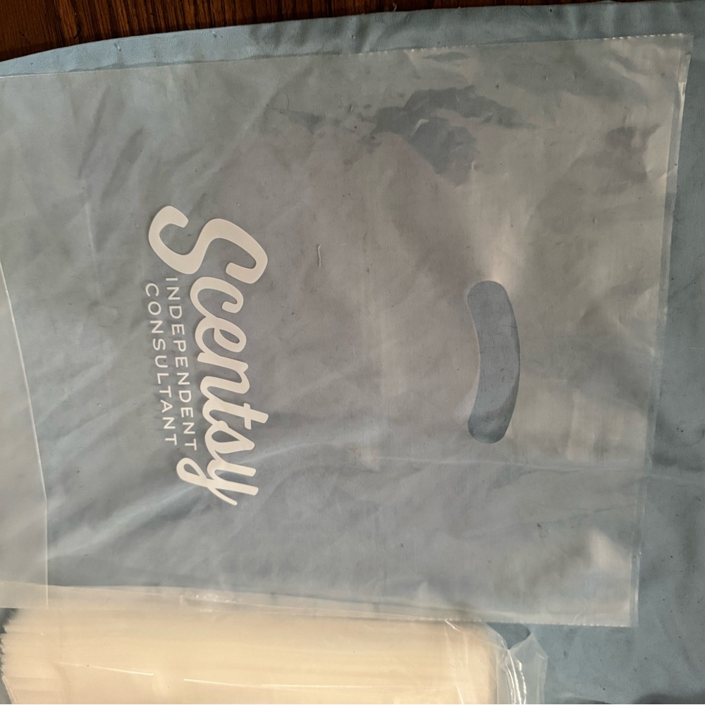 Scentsy consultant’s sales accessories.Sales bags, thank you cards & postcards. - Picture 2 of 6